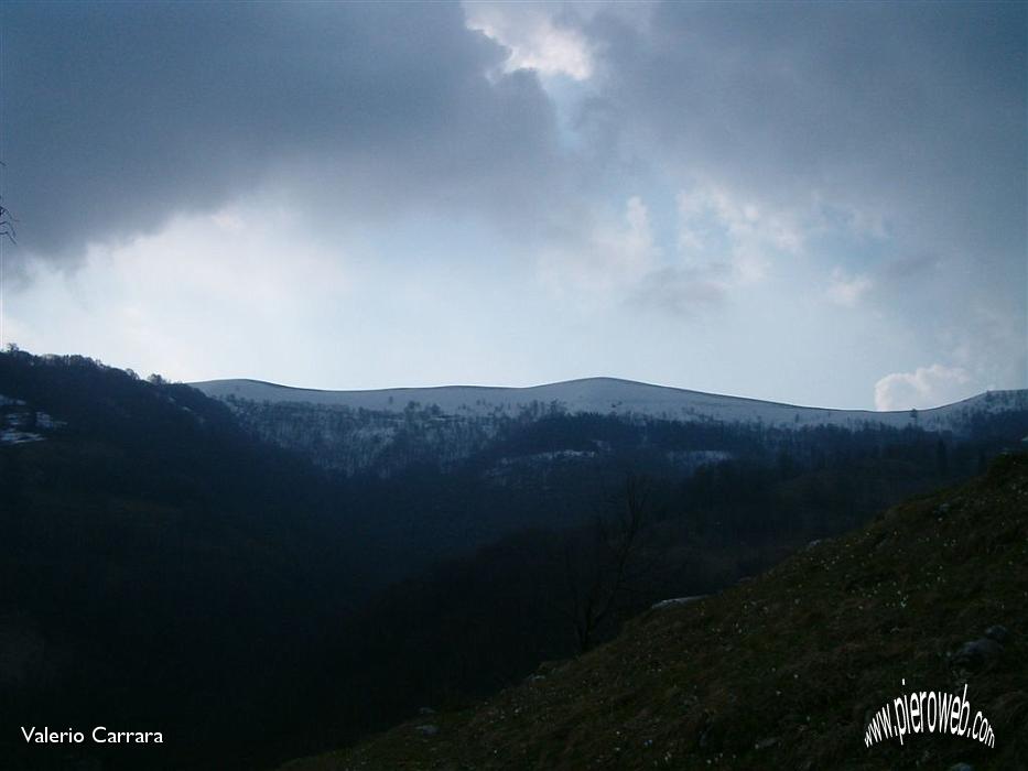 17' Arrivati a Morterone sui colli ancora tanta neve.jpg - 17' Arrivati a Morterone sulla Costa del Palio ancora tanta nev